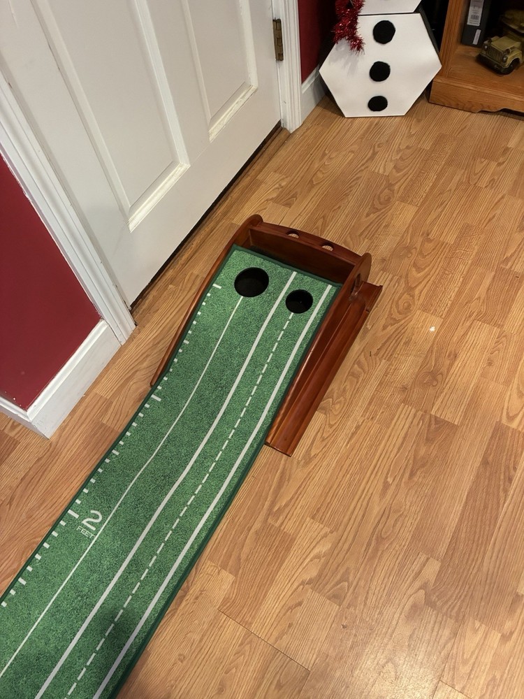 Perfect Putting Mat with Ball Return