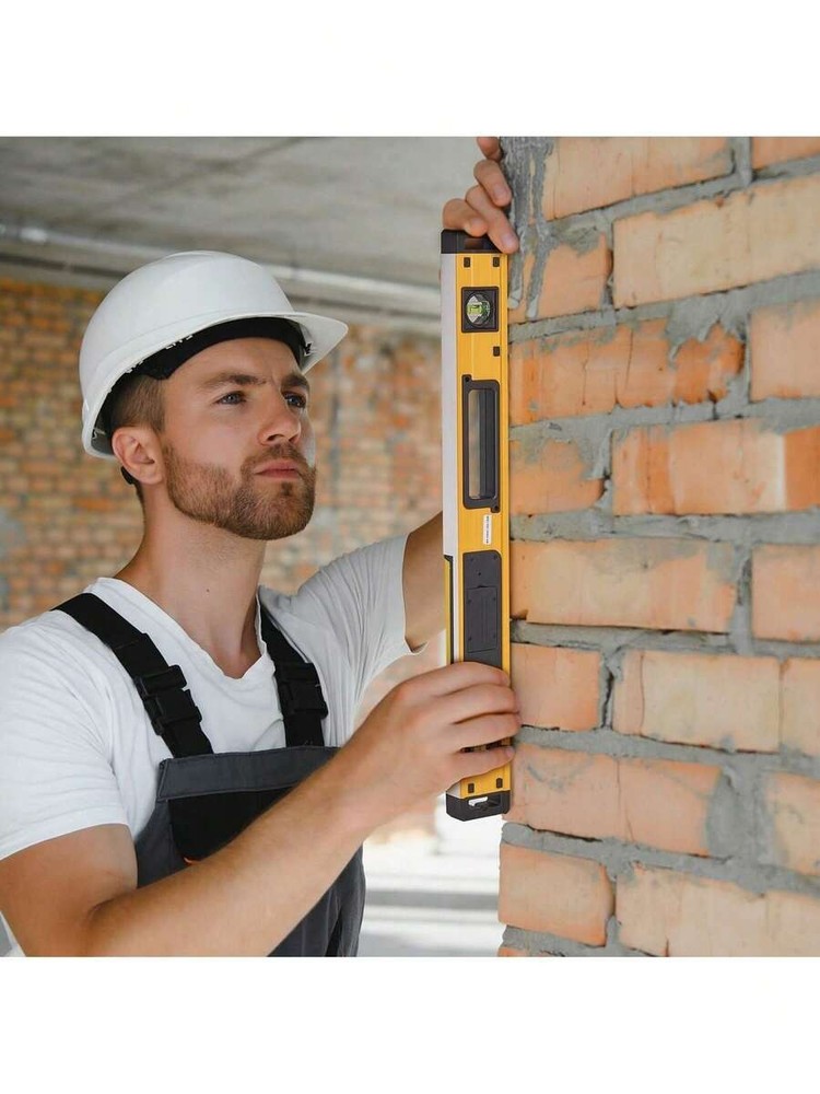 Torpedo level,24-level,featuring anLED-backlit display andbuilt-ingravity sensor