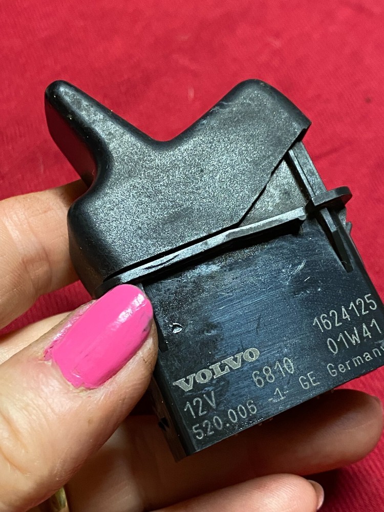 VOLVO OEM HEAD LIGHT SWITCH, 1624125, TOGGLE SWITCH