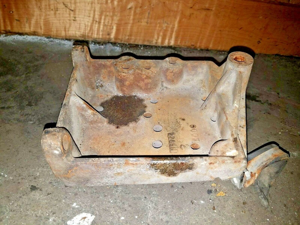 CUMMINS FAN BRACKET 2285N