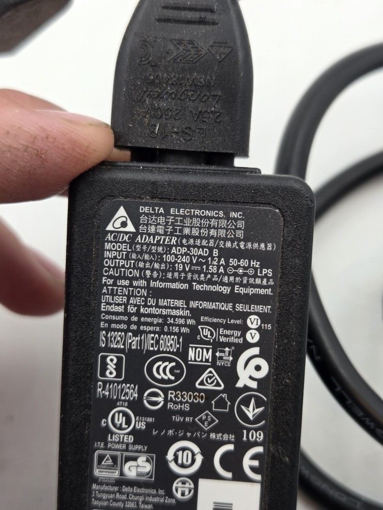 ADP-30AD B 19V 1.58A Transformer Power Adapter Delta Electronics
