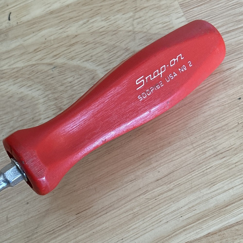 Snap On Tools No. 2 Phillips Head Screwdriver Red Hard Handle SDDP162