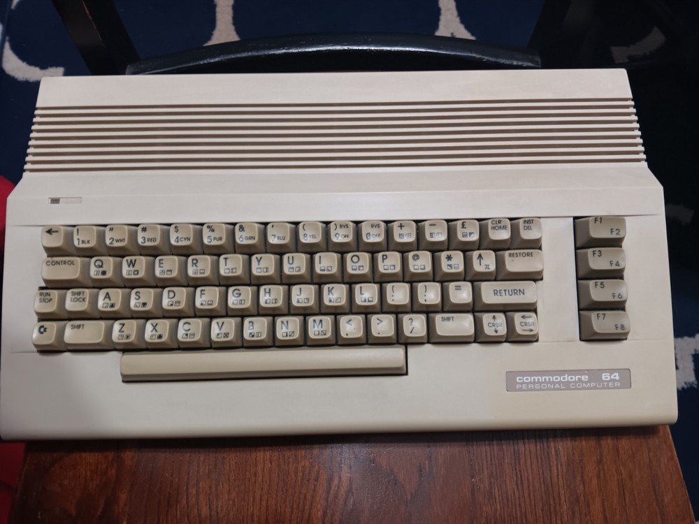 CLEANED, TESTED, WORKING Commodore 64C.