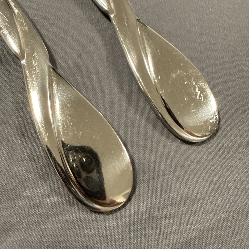 Oneida SATIN AQUARIUS Set 2 Dinner Fork Stainless 18/10 Silverware Flatware