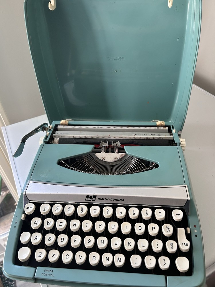 Smith Corona Typewriter W/ Case Alpine Blue UNTESTED