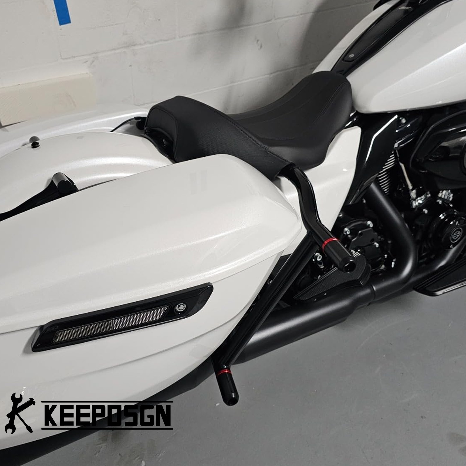 Saddle Bag Guards Crash Bar For Harley Road Glide Street Glide Special 2009-2025