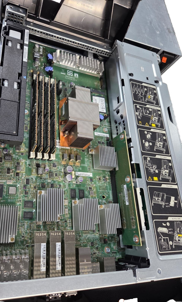 NetApp NAF-1601 Dual Controller Storage System–256GB ECC RAM –2x Network Modules