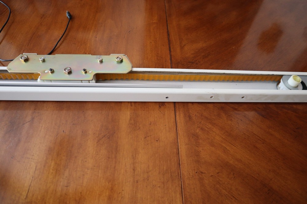 Knitking PDU same as Brother KE100 Knitting Machine Replacem SHUTTLE + RAIL ONLY