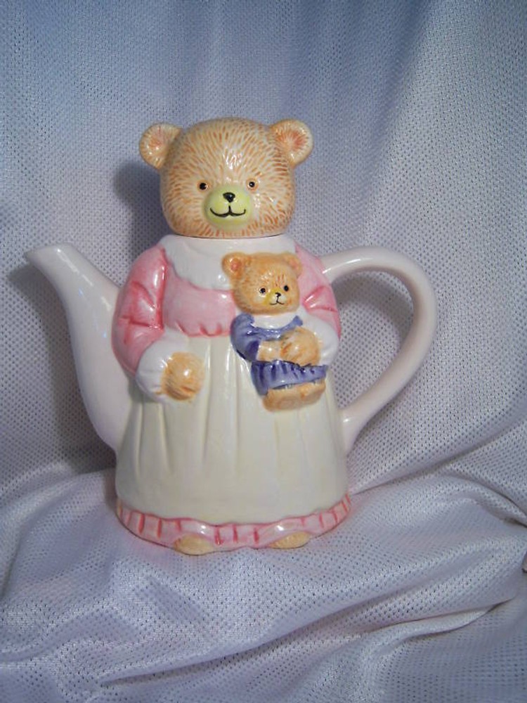 Vintage Momma Bear tea coffee pot mint