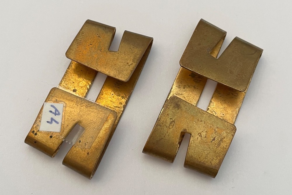 Metallic Shoulder Grades. lieutenant. A4 (L52)