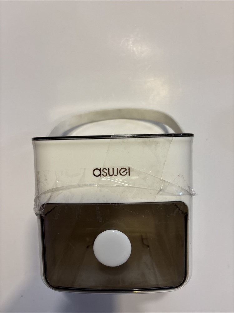 Aswei Iced Cube Maker Ice Cube Mold with Lid Gently Used