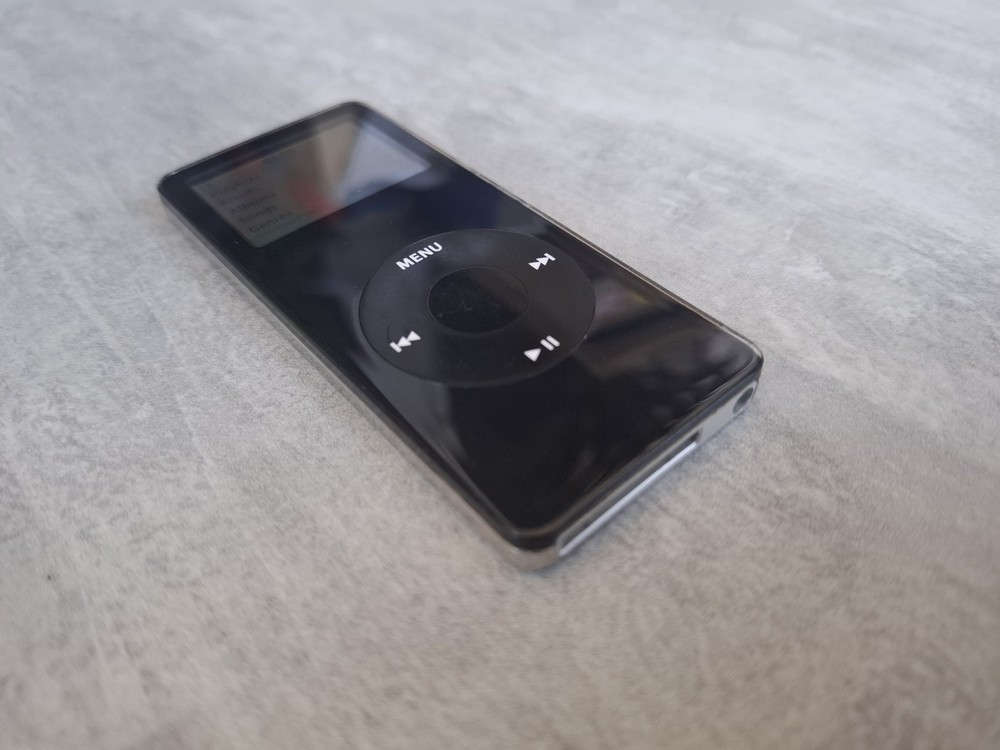 Apple iPod nano 1nd Generation Green (4 GB)