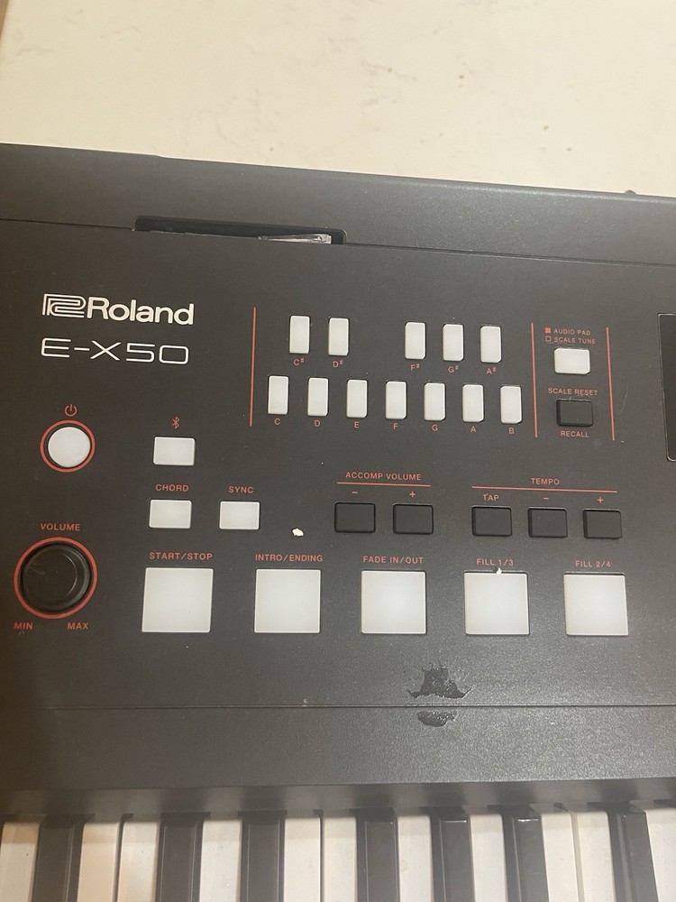 Roland E-X50 KEYBOARD 32 KEYS PRISTINE CONDITION