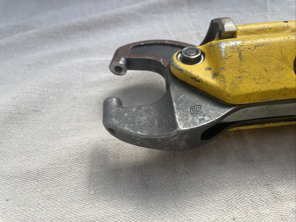 U.S Industrial Pneumatic Tandem Rivet squeezer