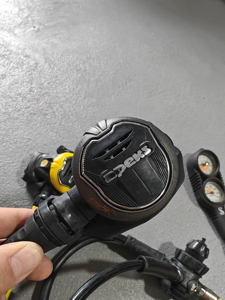 Apeks Flight Scuba Diving Octopus Regulator Rig