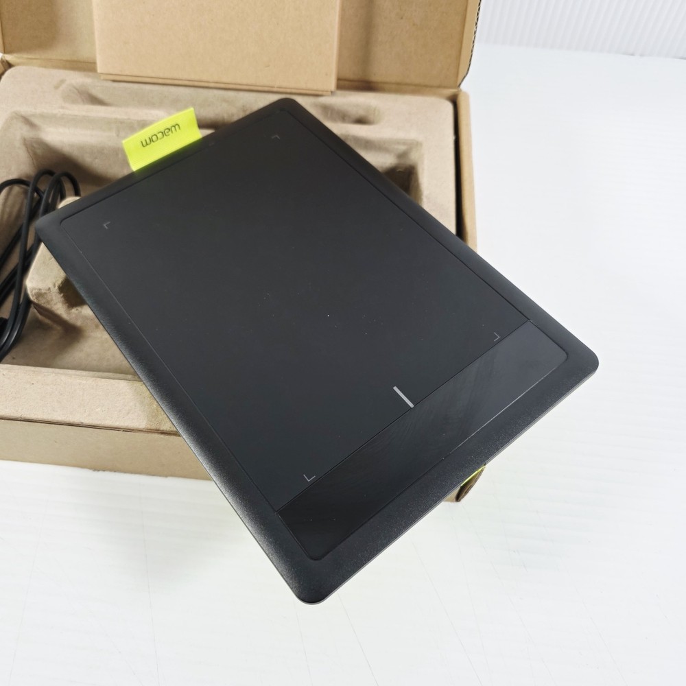 One by Wacom CTL-471 Creative Graphics Drawing Tablet w/ Pen - Tested