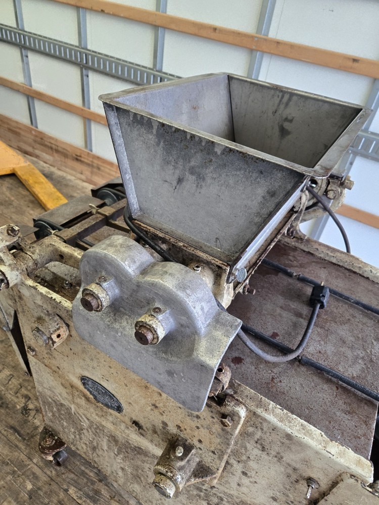 Triumph Cookie Depositor - FREE FREIGHT