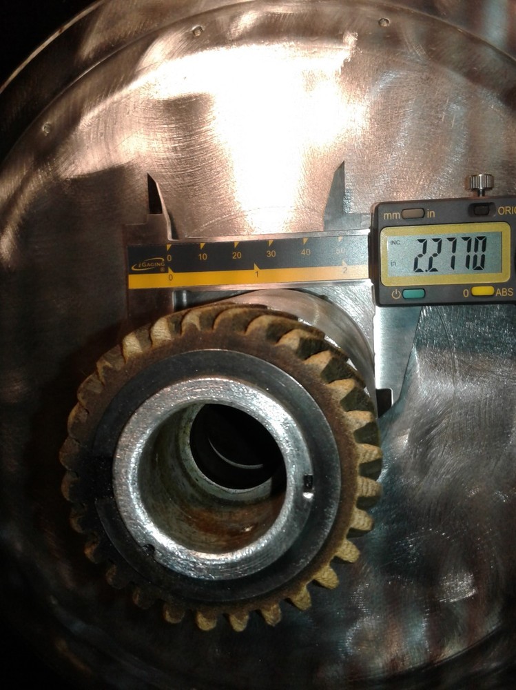 Globe Gravity Meat Slicer Model 760 Hub And Blade
