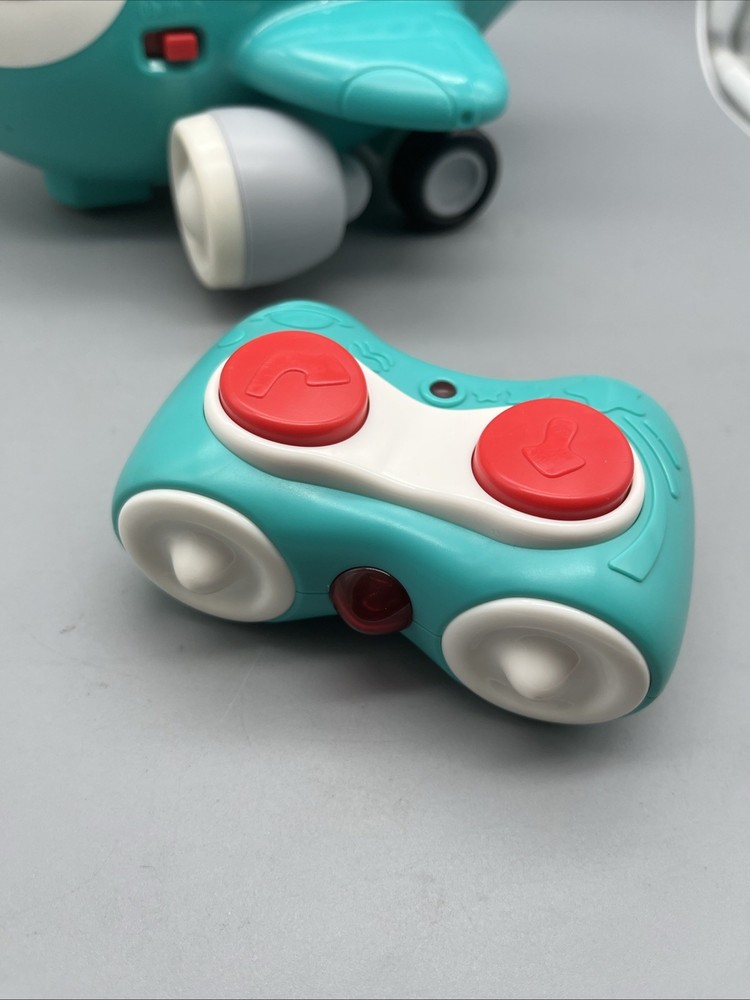 I Play I Learn Airplane Working Sounds And Rolls,Remote Does Not Control Plane