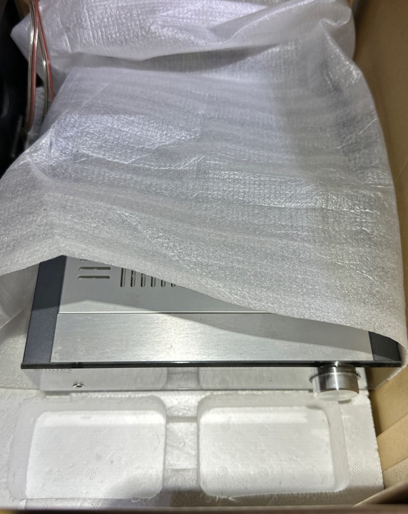 Philips MCM 704D micro audio system - TESTED and WORKS, No REMOTE..((A-3))