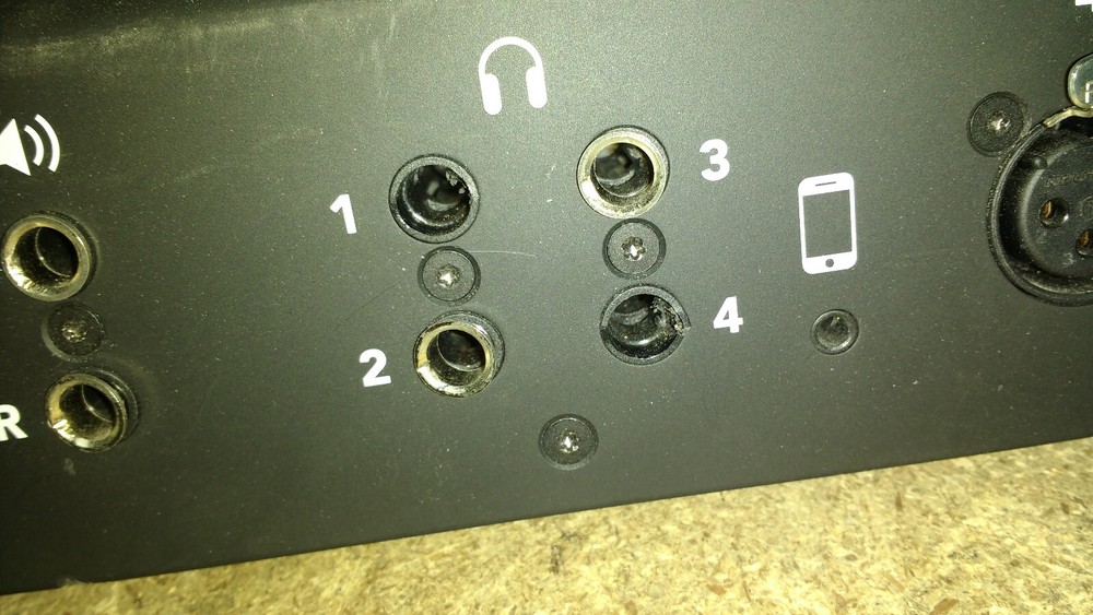 RodeCaster Pro Integrated Podcast Console Class A Servo Biased DAMAGED