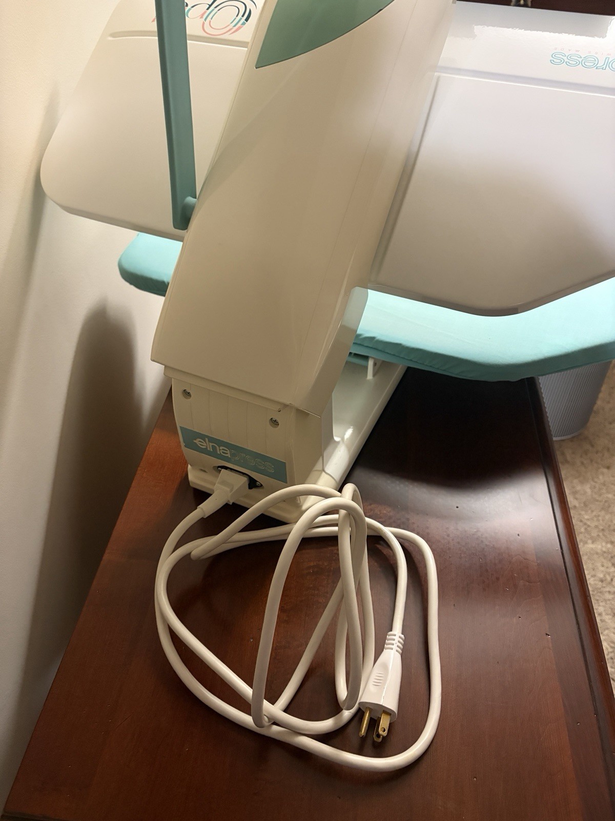 Elnapress Opal Professional Finish Swiss Ironing/Presser in Very Good Condition