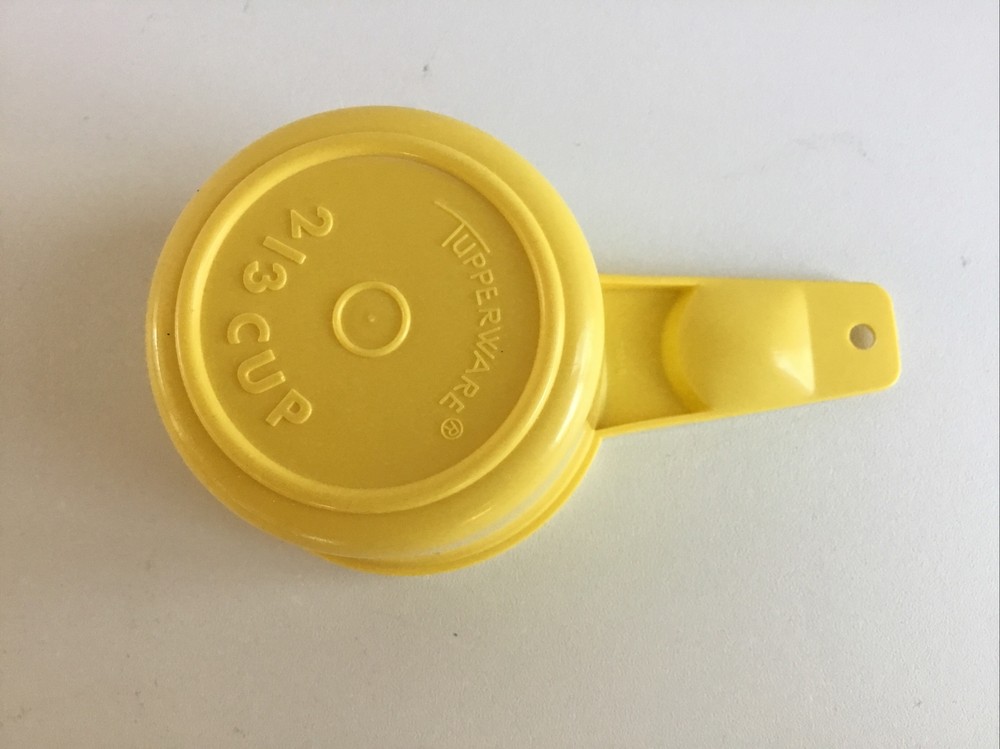 TUPPERWARE Bright Yellow Measuring 2/3 Cup REPLACEMENT Measure EUC