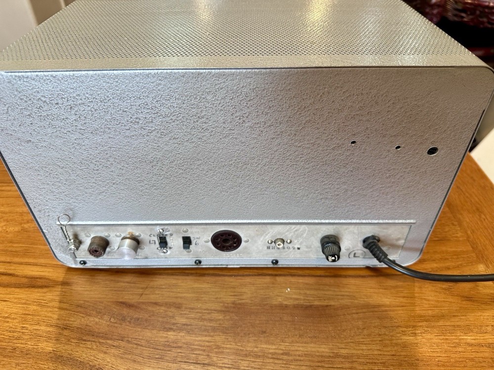 Globe Scout 680-A Transmitter WRL Electronics - Untested Estate Tube Lights Up