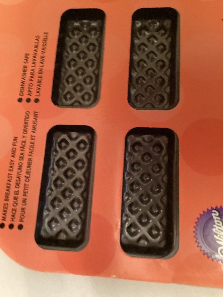 wilton breakfast dippers baking pan