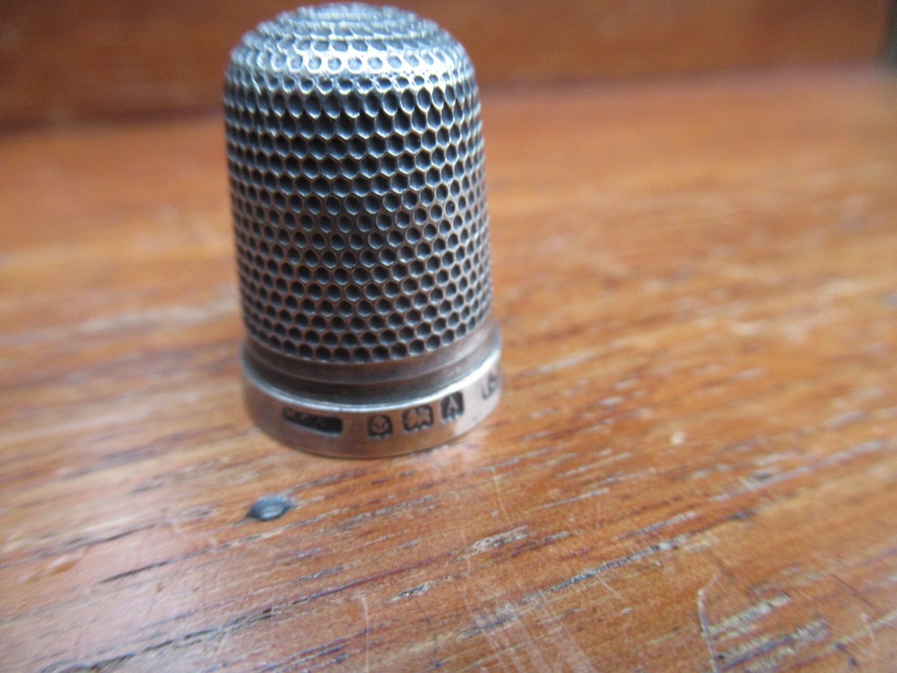 Solid Silver Sewing Thimble B`ham 1925 HC + S Maker No 13 No Holes Excellent