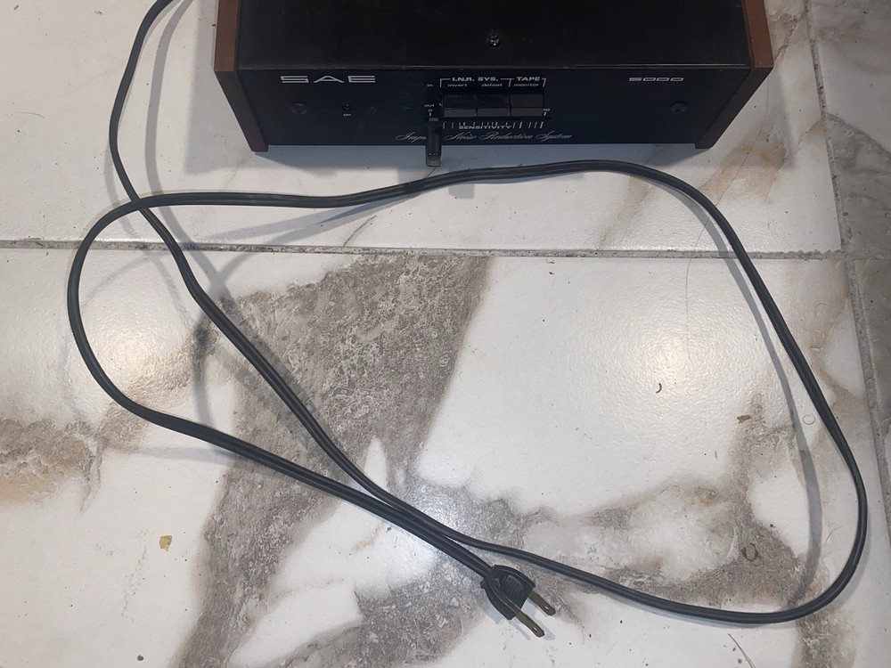 SAE Model 5000 Impulse Noise Reduction Box Untested