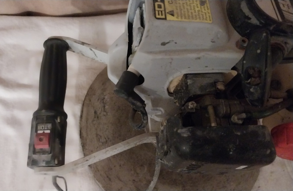 Echo ED-2000 Power Head With 12 Inch MF-101 Buffer/Trowel Head