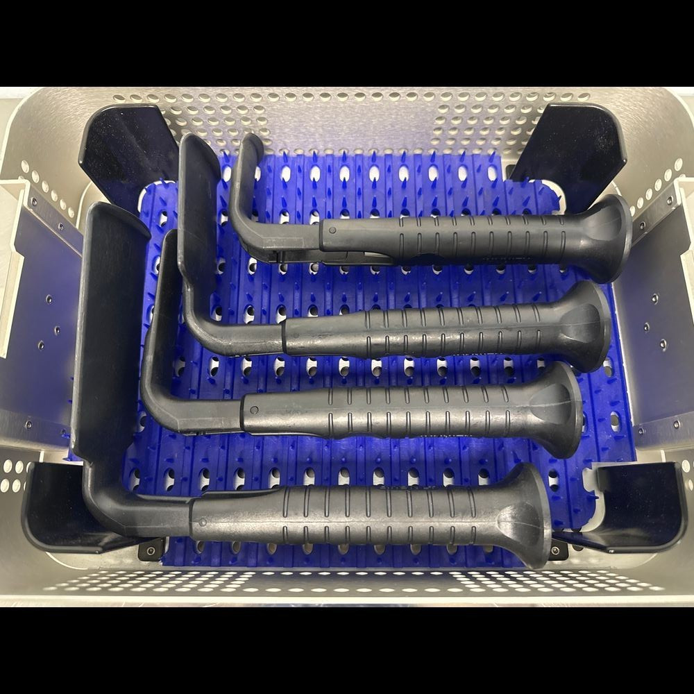 Invuity Eikon LT Illuminated Retractor System