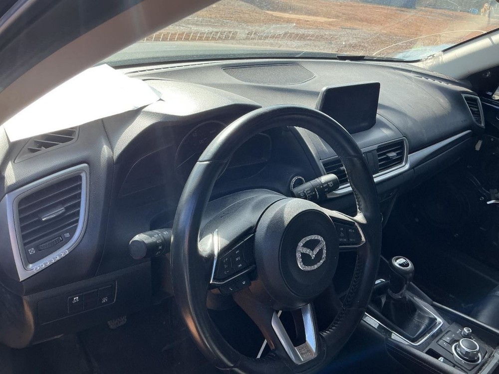 3 2017 Glove Box 4931991