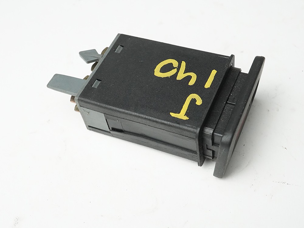 1999 - 2006 Volkswagen Golf Hazard Emergency Light Control BuTTon Switch OEM