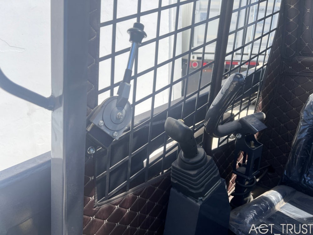 NEW 27HP 1.4 Ton CFG TK35 Tracked Mini Skid Steer Loader with Kubota Engine 2025