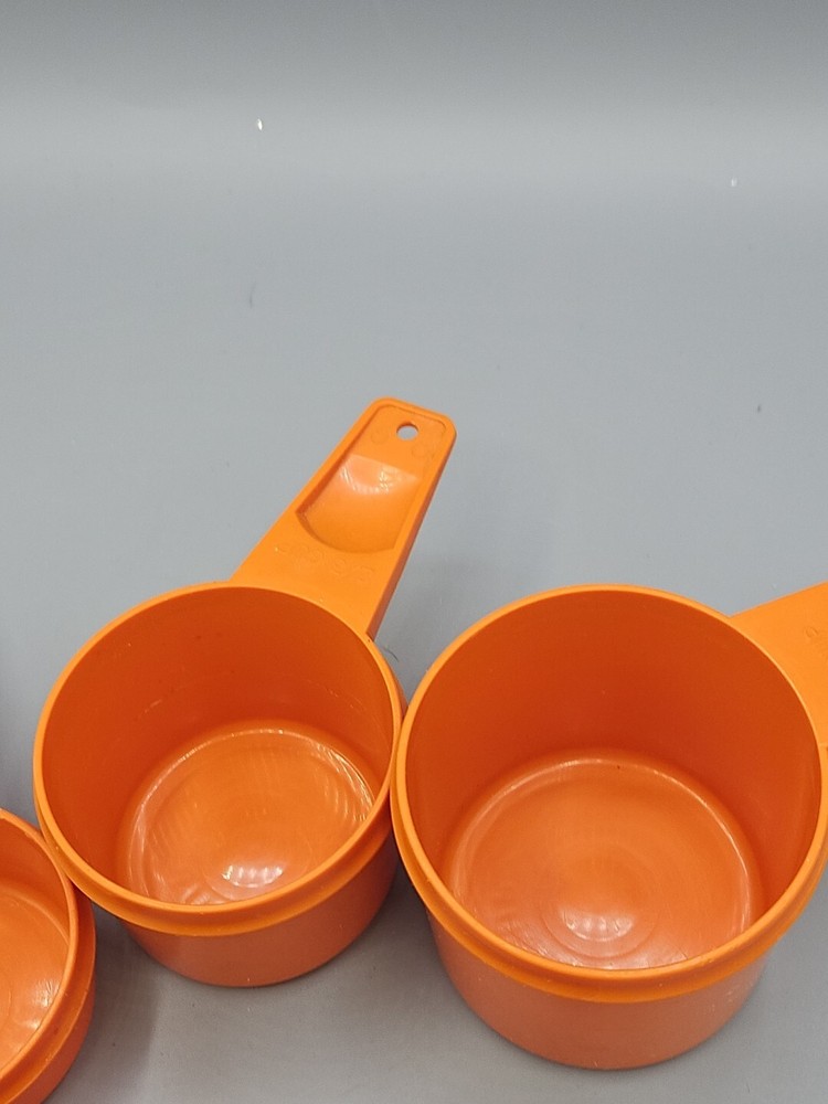 Vintage Tupperware Measuring Cups Set Almond Orange Stackable 761 Lot 4
