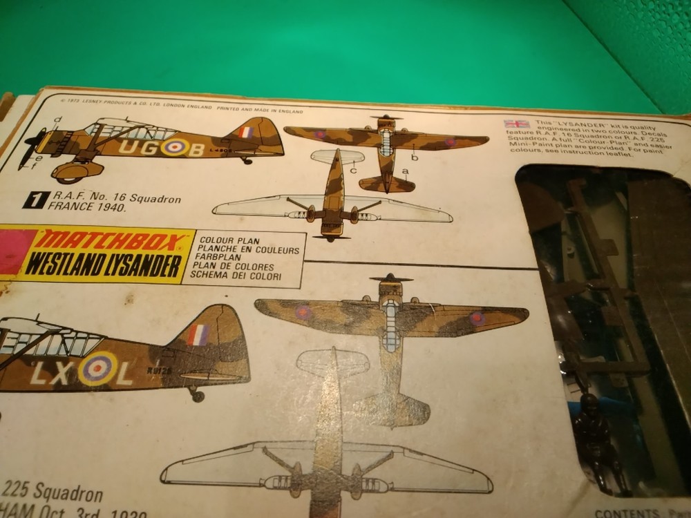 A Mixed Lot Of Collectables