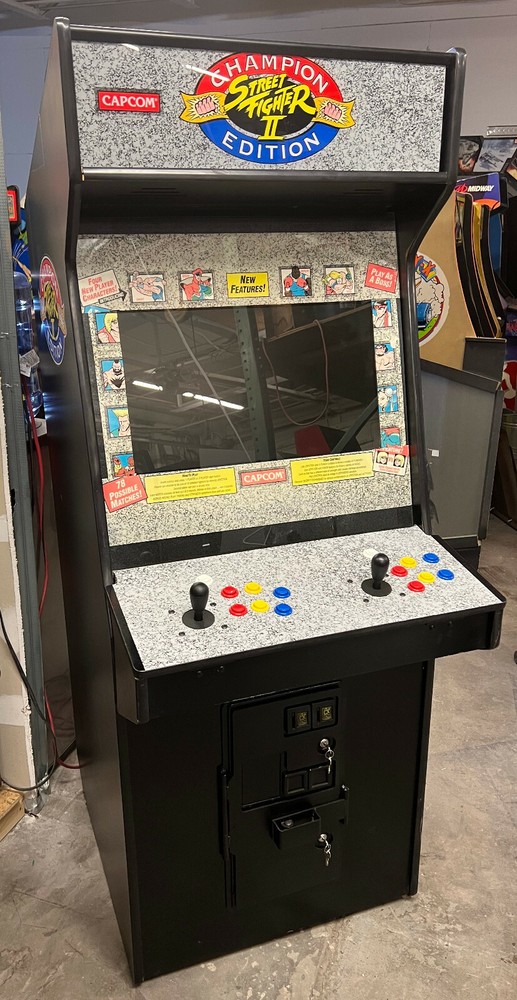 STREET FIGHTER II ARCADE MACHINE by CAPCOM (Excellent Condition)