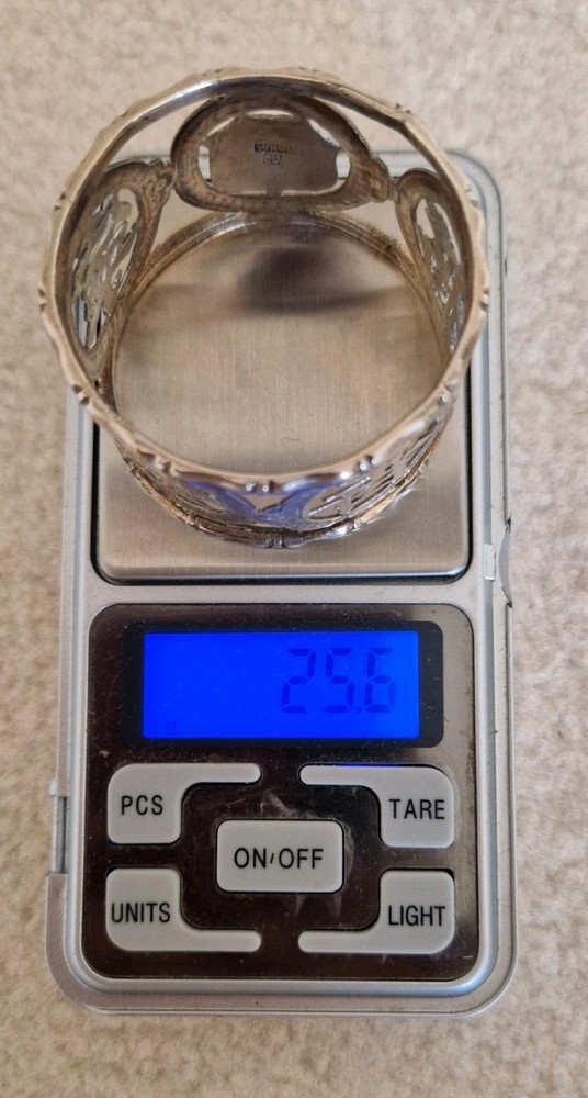 WANG HING 900 SILVER HALLMARKED DECORATIVE NAPKIN RING