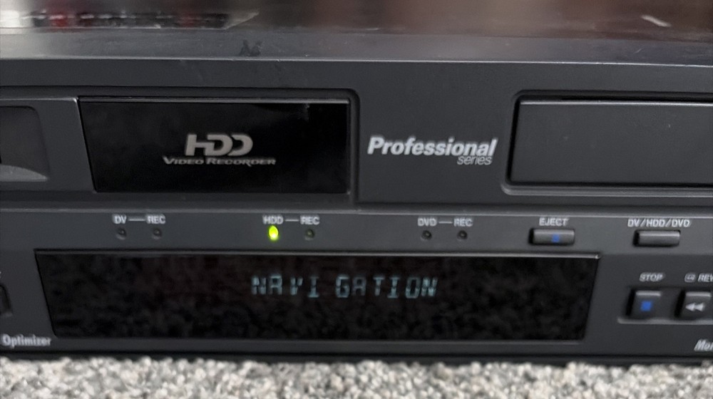 JVC SR-DVM600 DV HDD DVD Video Player. UNTESTED POWERS ON, NO REMOTE