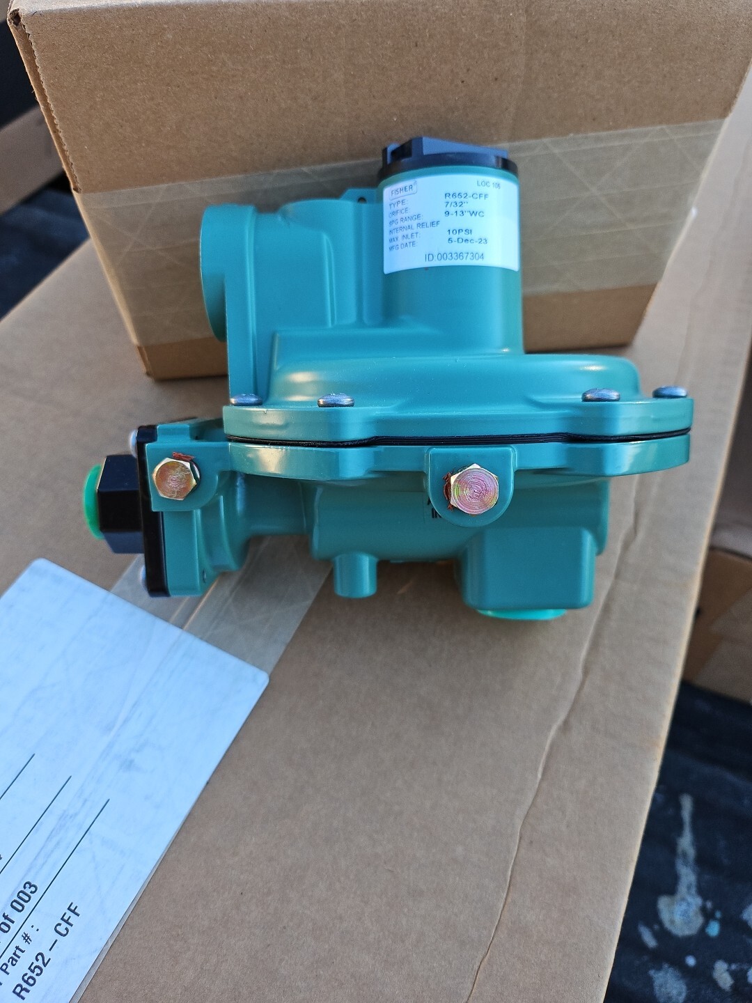 Emerson-Fisher R652-CFF, 2nd Stage LP Reg, Back Mount, 9-13" W.C. 1/2 x 3/4" NPT