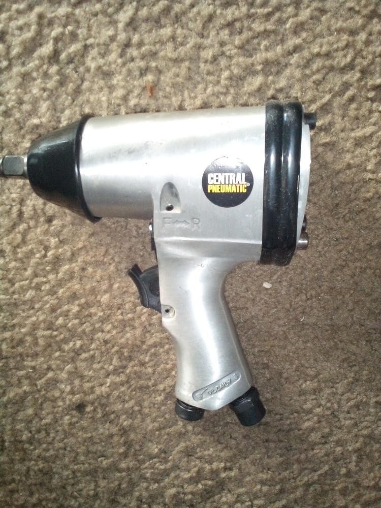 Compressed Air  CENTRAL  PNE-UMATIC IMPACT SOCKET GUN 1/2 in never used 