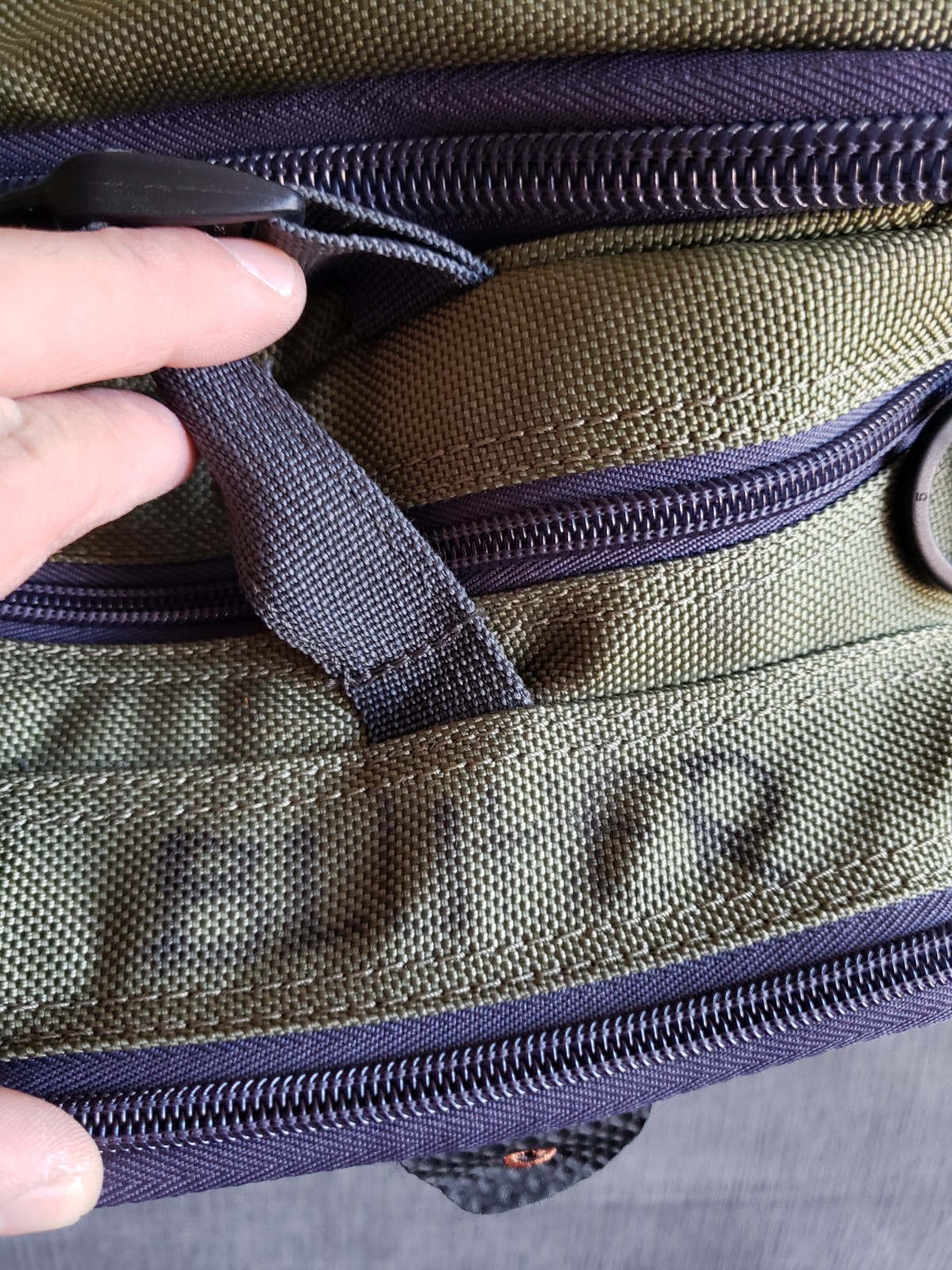 RARE! Fishpond Cloudburst Fly Fishing Olive River Gear Travel Molded Bag GREAT!