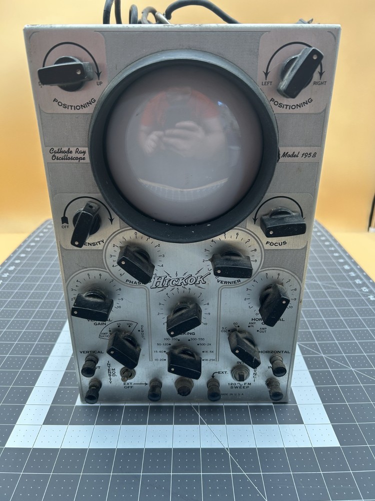 Hickok 195-B Cathode-Ray Oscilloscope