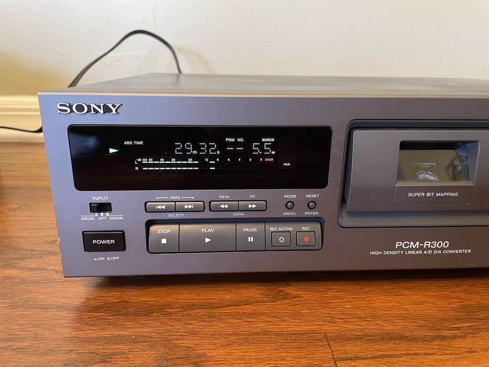 SONY PCM-R300 DIGITAL AUDIO RECORDER (SERVICED)