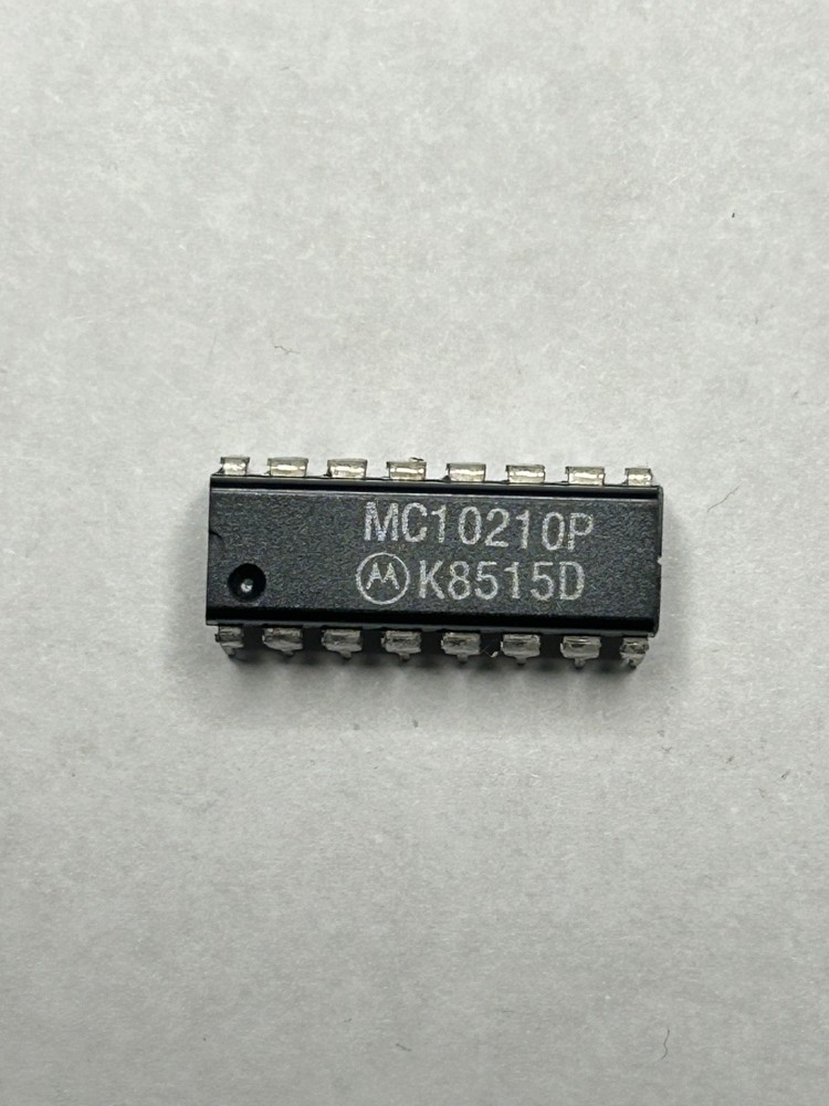 Motorola MC10210P Integrated Circuit
