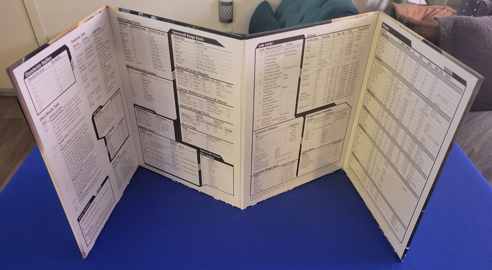 Traveller GM Screen - Mongoose