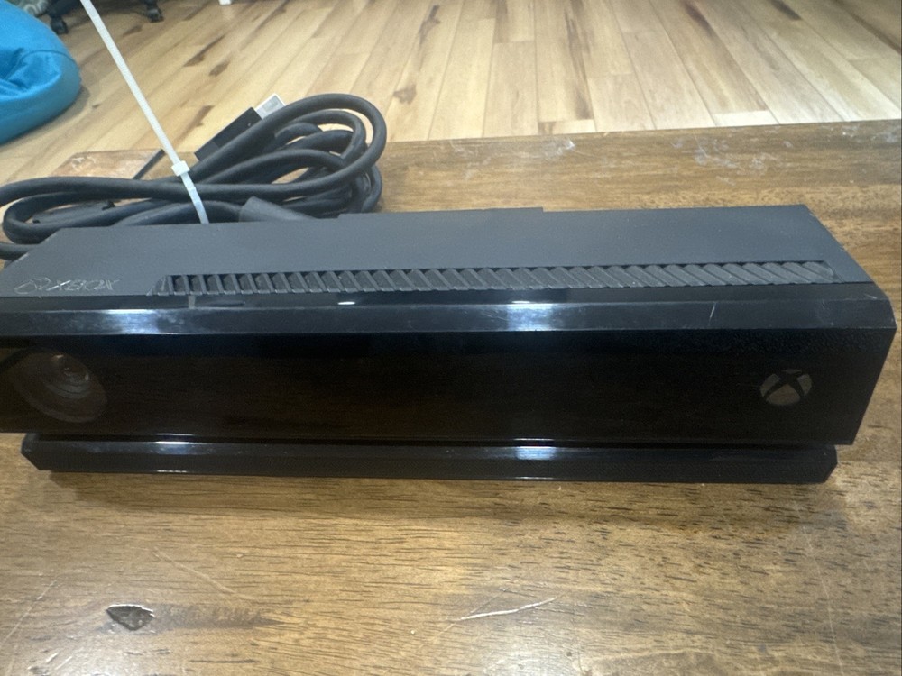 Microsoft Xbox One Kinect Sensor Bar - Black. Tested. Very Good Condition