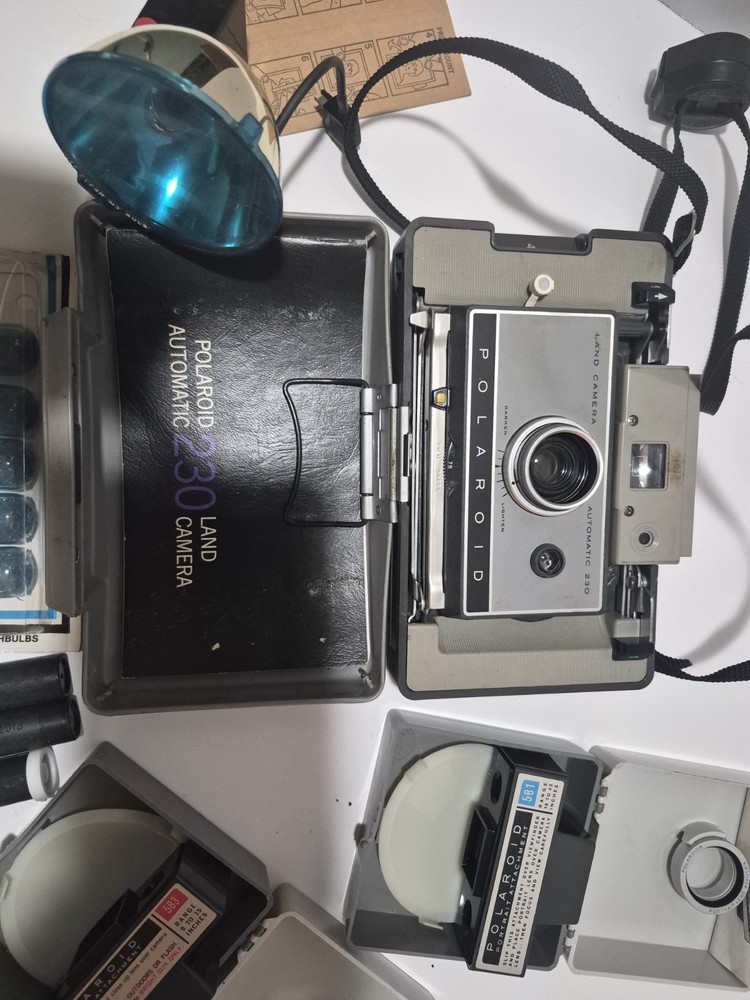 Poloroid Automatic 250 Land Camera Bundle
